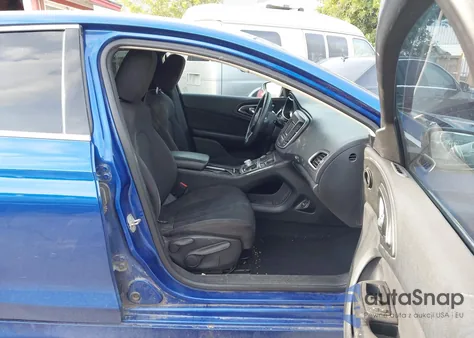 2015 Chrysler 200 Limited z USA, uszkodzony, nr VIN 1C3CCCAB9FN669325